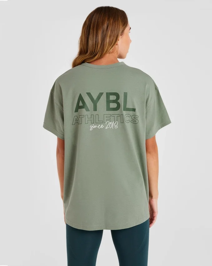 AYBL Athletics T-shirt i oversized-modell
