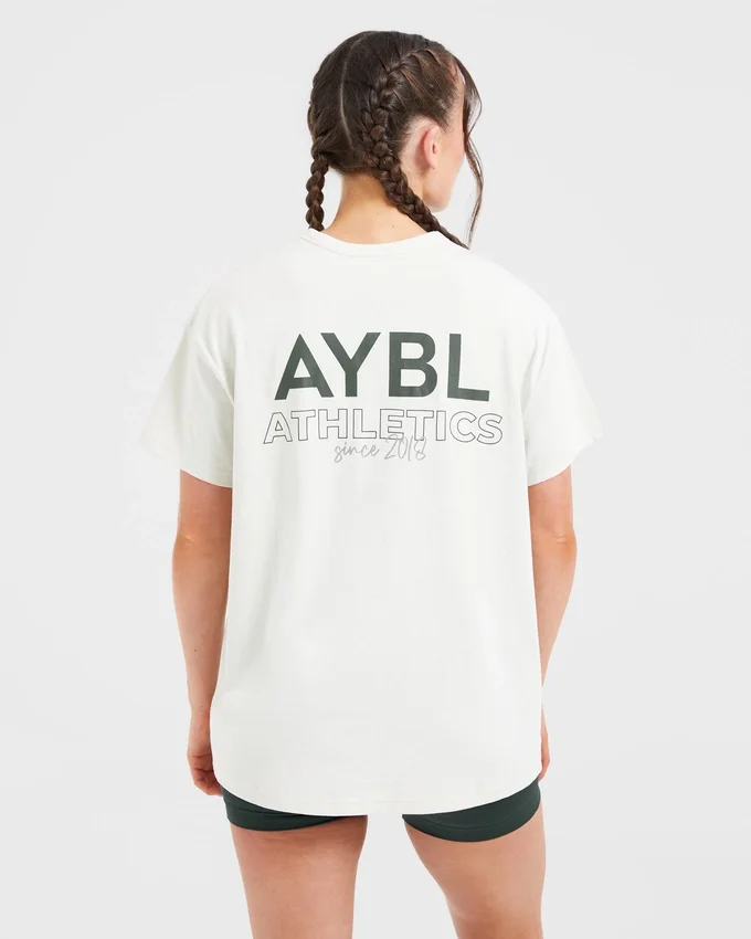 AYBL Athletics T-shirt i oversized-modell