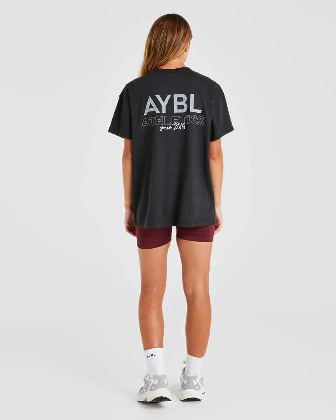 AYBL Athletics T-shirt i oversized-modell