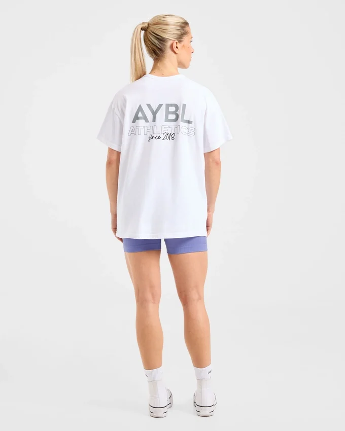 AYBL Athletics T-shirt i oversized-modell