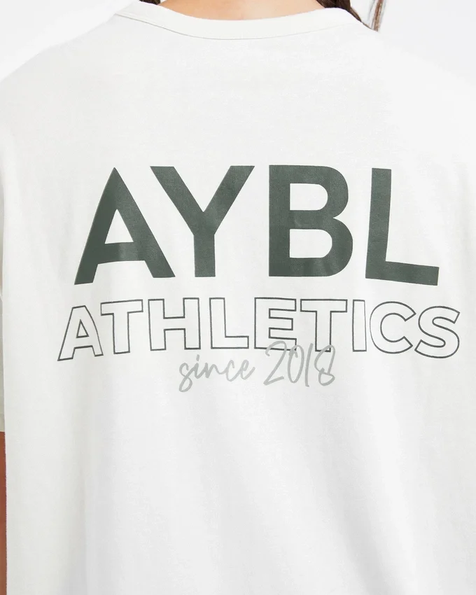AYBL Athletics T-shirt i oversized-modell