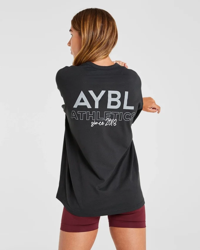 AYBL Athletics T-shirt i oversized-modell
