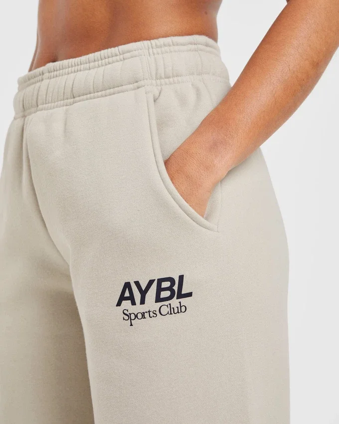 AYBL Sports Club Mjukisbyxor i oversized-modell med raka ben