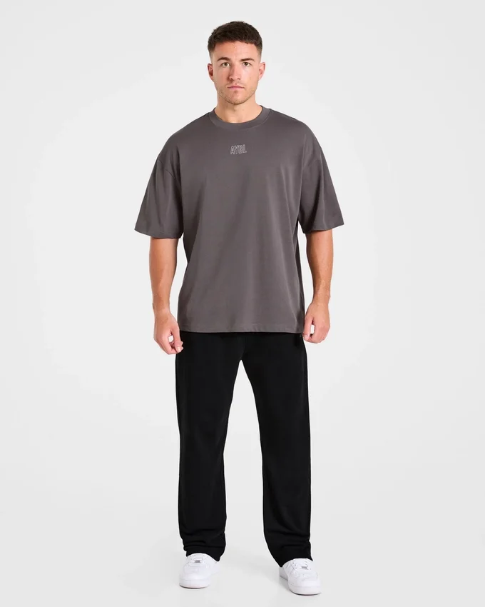 Doberman Strength Oversized T-shirt