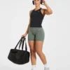 Essential Racerback-linne