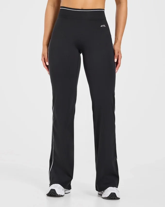 Form Flared Leggings