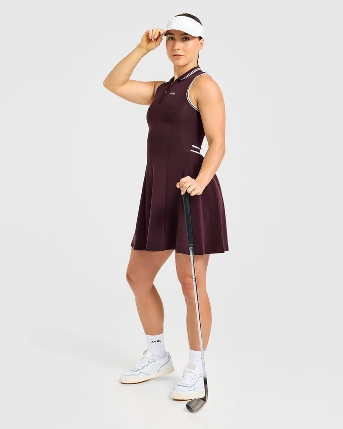 Klassisk plisserad klänning