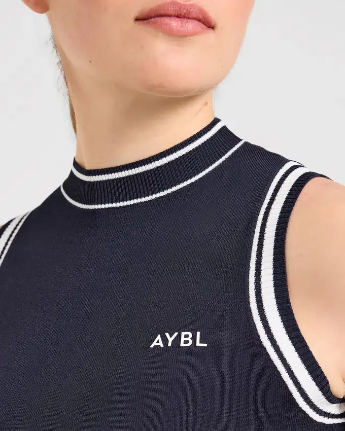 Klassisk stickad väst med hög hals