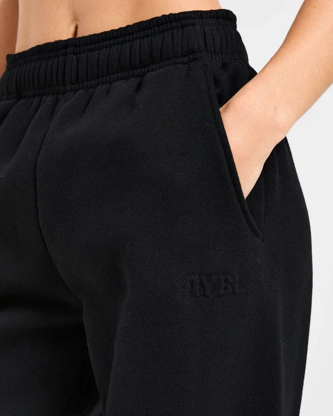 Klassiska, mjuka mjukisbyxor i oversized-modell med raka ben