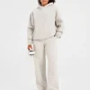 Klassiska, mjuka mjukisbyxor i oversized-modell med raka ben
