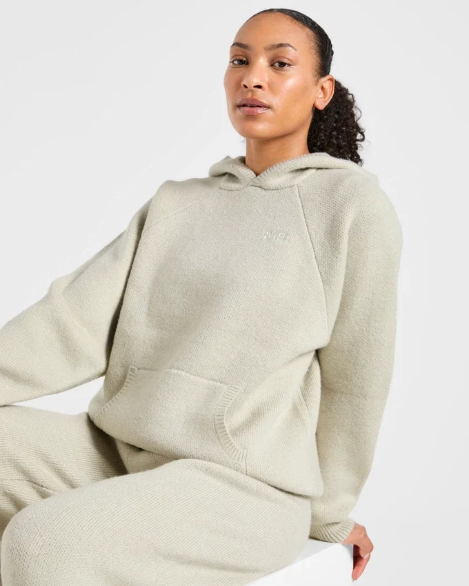 Mjuk, oversized stickad hoodie