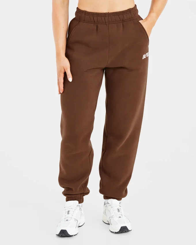 Retro-broderade mjukisbyxor i oversized-modell