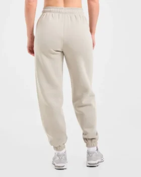 Retro-broderade mjukisbyxor i oversized-modell