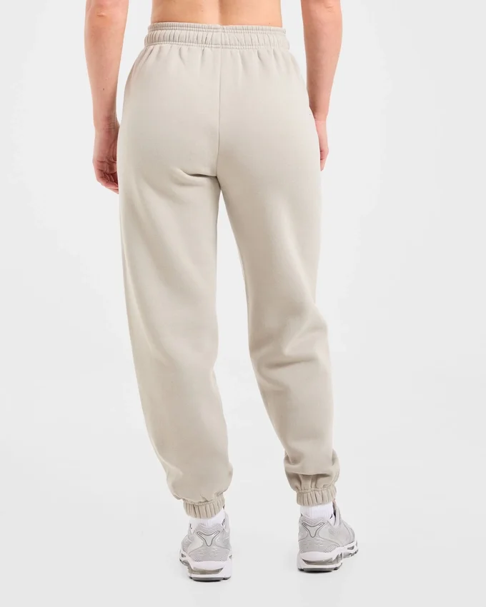 Retro-broderade mjukisbyxor i oversized-modell