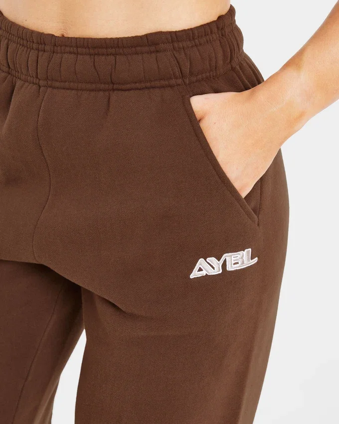 Retro-broderade mjukisbyxor i oversized-modell
