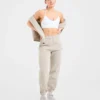 Retro-broderade mjukisbyxor i oversized-modell