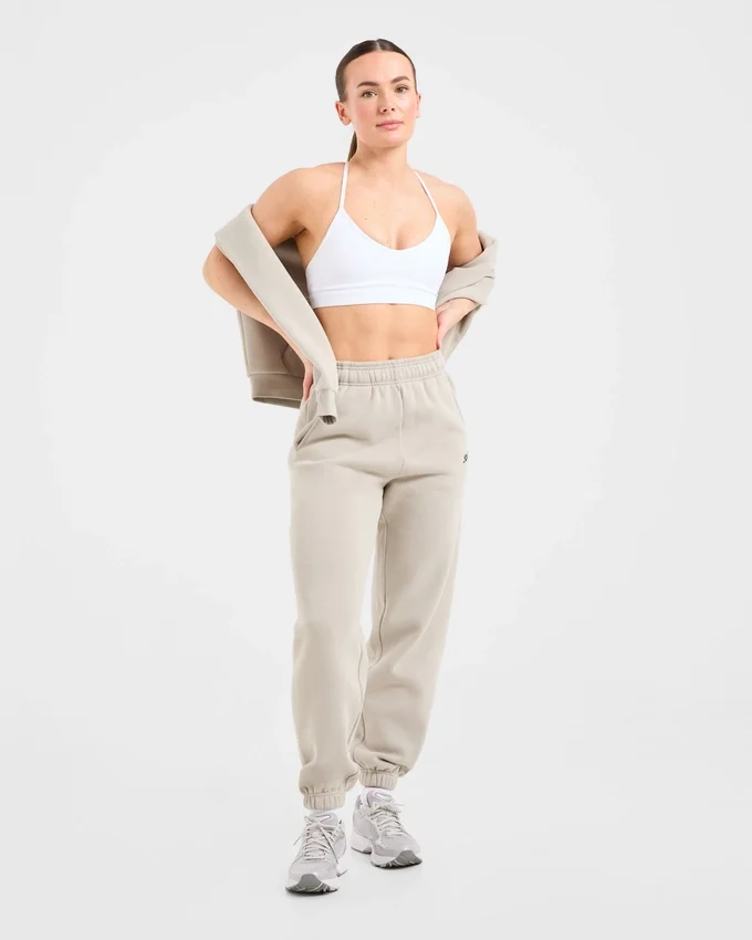Retro-broderade mjukisbyxor i oversized-modell