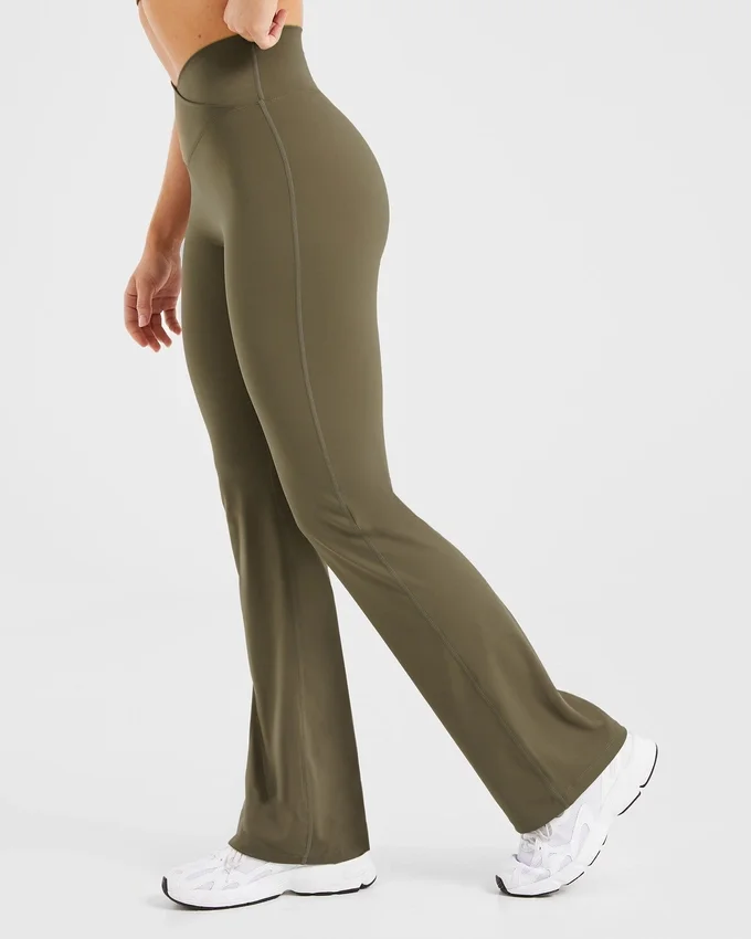Sculpt Wrap-leggings med utsvängda ben