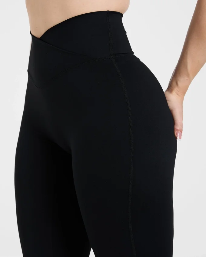 Sculpt Wrap-leggings med utsvängda ben