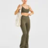 Sculpt Wrap-leggings med utsvängda ben