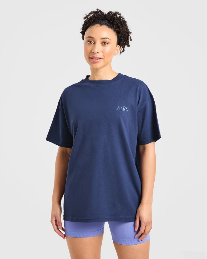 T-shirt med illustration av styrkelyft