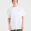 T-shirt med illustration av styrkelyft