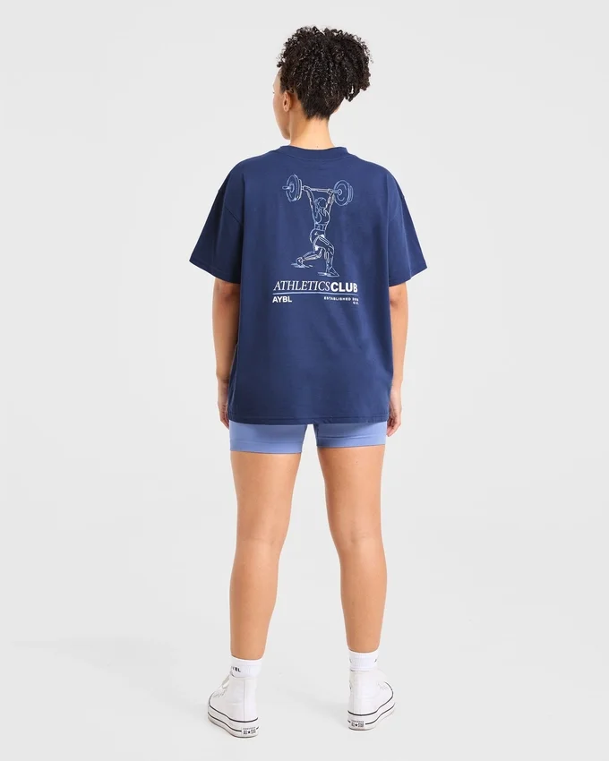 T-shirt med illustration av styrkelyft