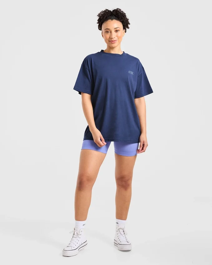 T-shirt med illustration av styrkelyft