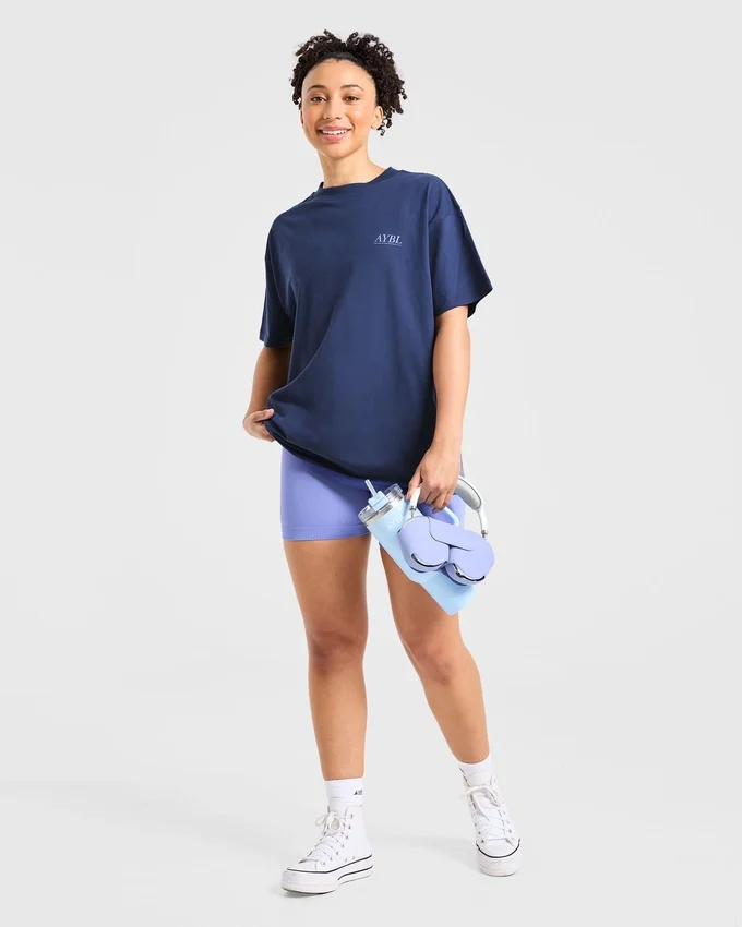 T-shirt med illustration av styrkelyft