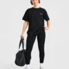 T-shirt med illustration av styrkelyft