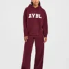 Varsity Oversized stickade mjukisbyxor