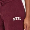 Varsity Oversized stickade mjukisbyxor