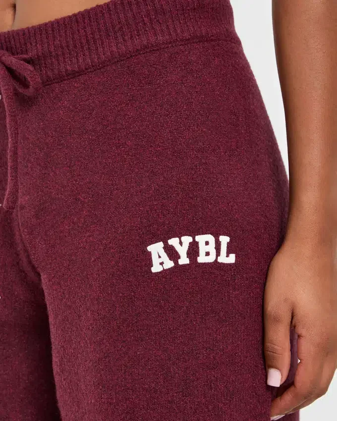 Varsity Oversized stickade mjukisbyxor