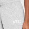 Varsity Oversized stickade mjukisbyxor