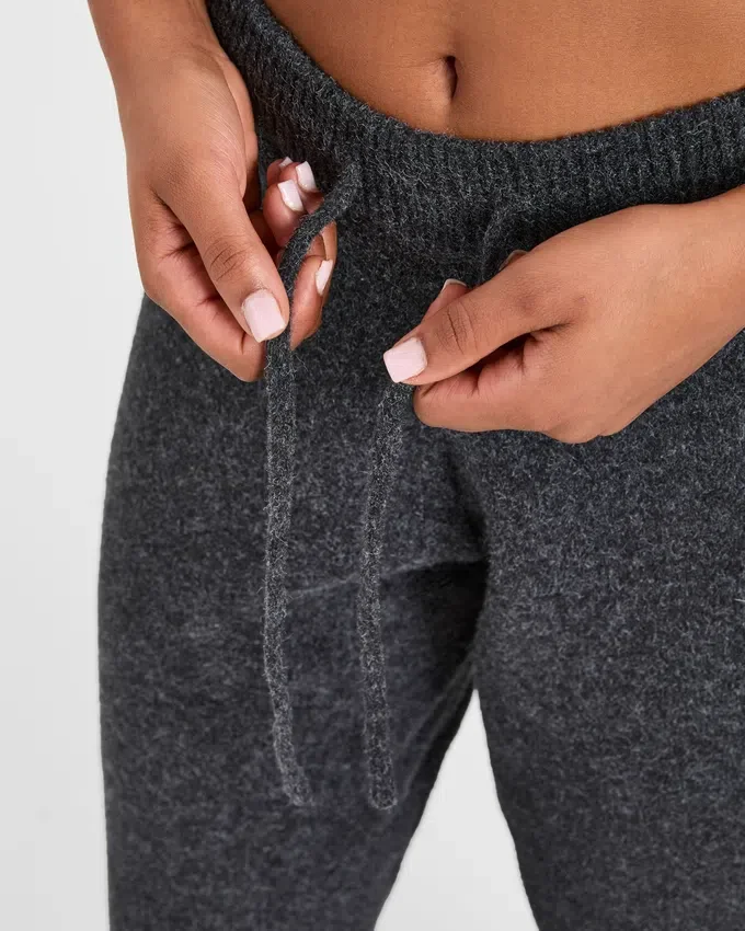 Varsity Oversized stickade mjukisbyxor