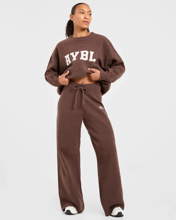 Varsity Oversized stickade mjukisbyxor