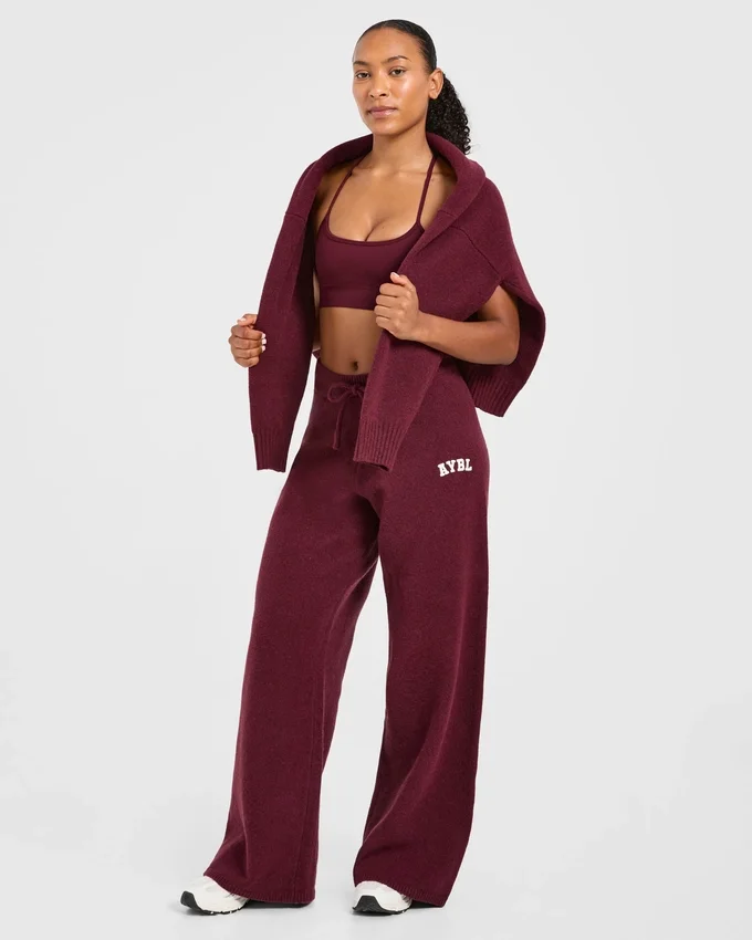 Varsity Oversized stickade mjukisbyxor