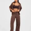 Varsity Oversized stickade mjukisbyxor