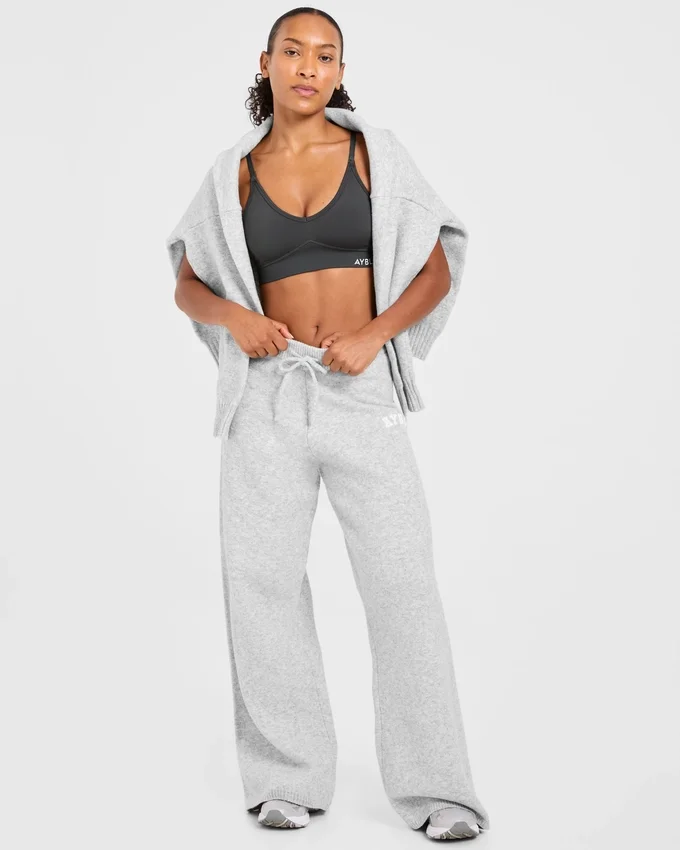 Varsity Oversized stickade mjukisbyxor