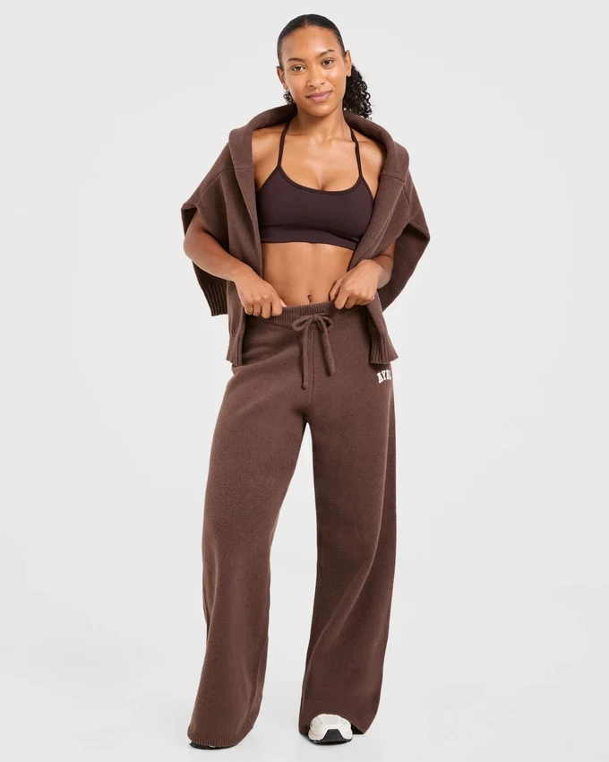 Varsity Oversized stickade mjukisbyxor