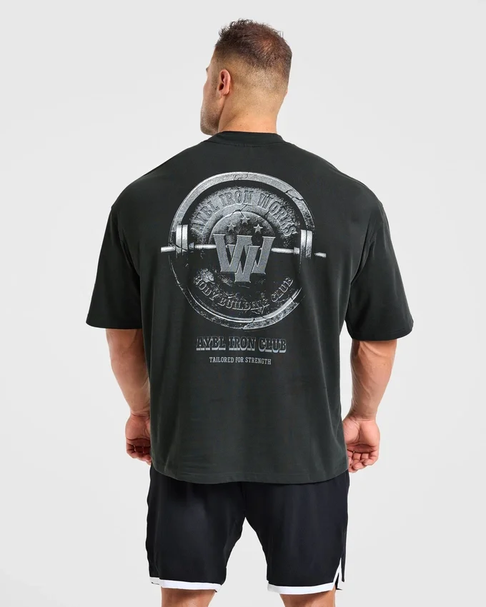 Wesley Vissers x AYBL Iron Works T-shirt i oversized-modell