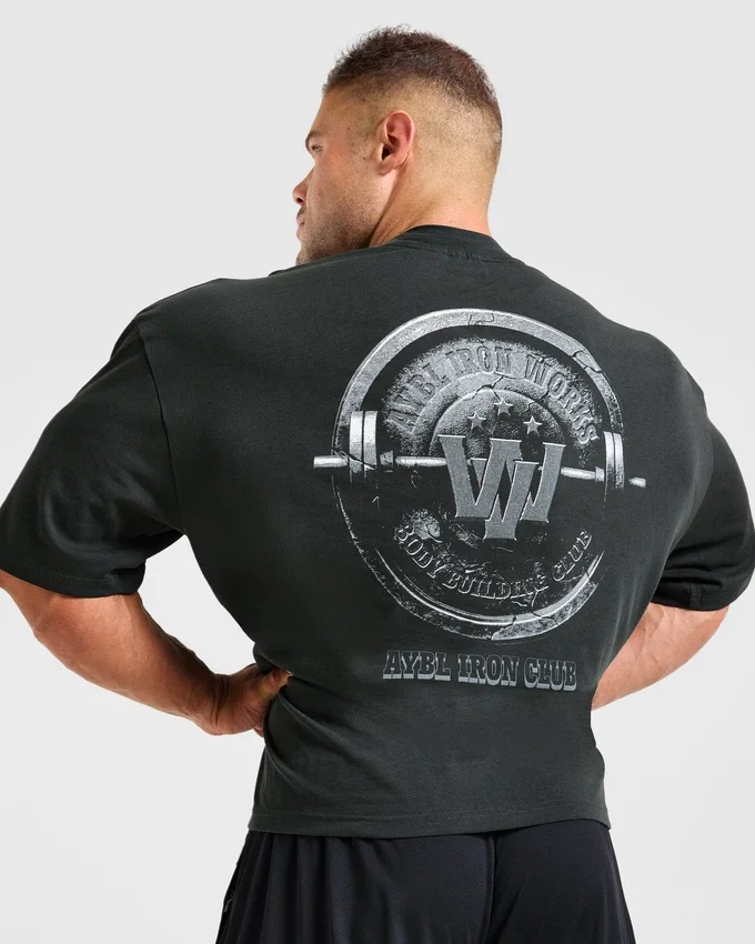 Wesley Vissers x AYBL Iron Works T-shirt i oversized-modell